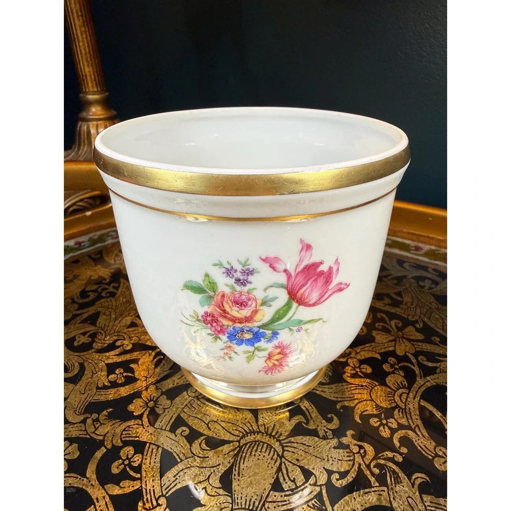 Vista Alegre Portugal Floral‎ Porcelain Cachepot with Gold Trim – 4.25